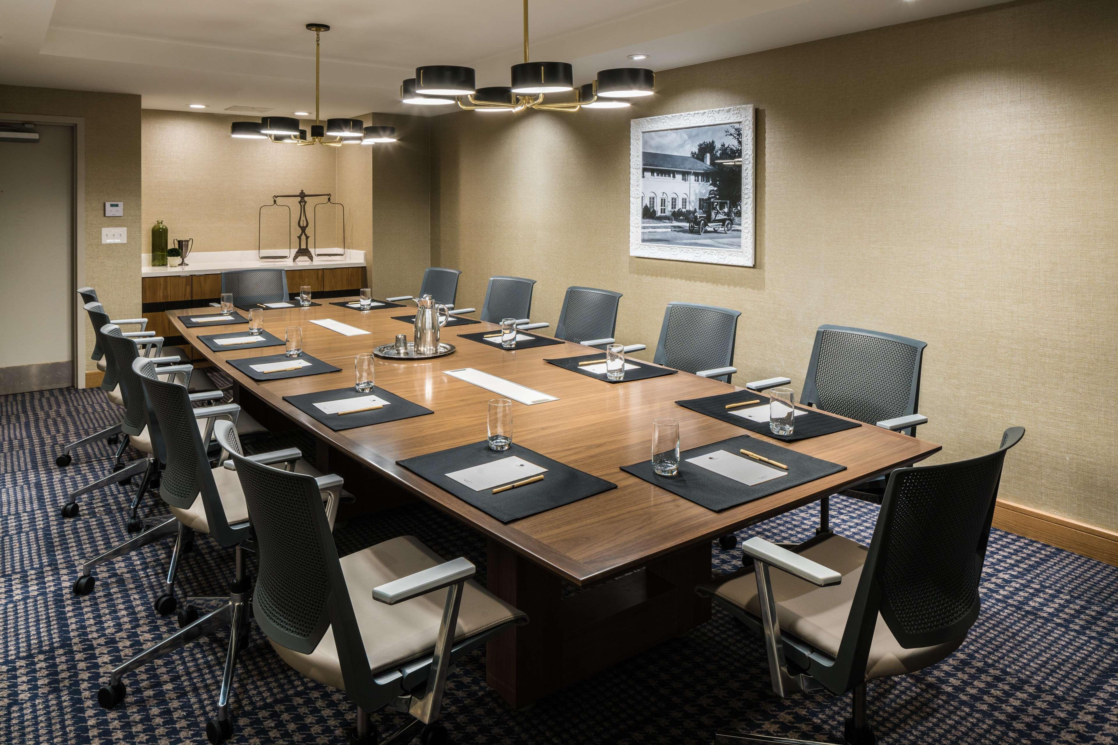 Doubletree By Hilton Gainesville Extérieur photo