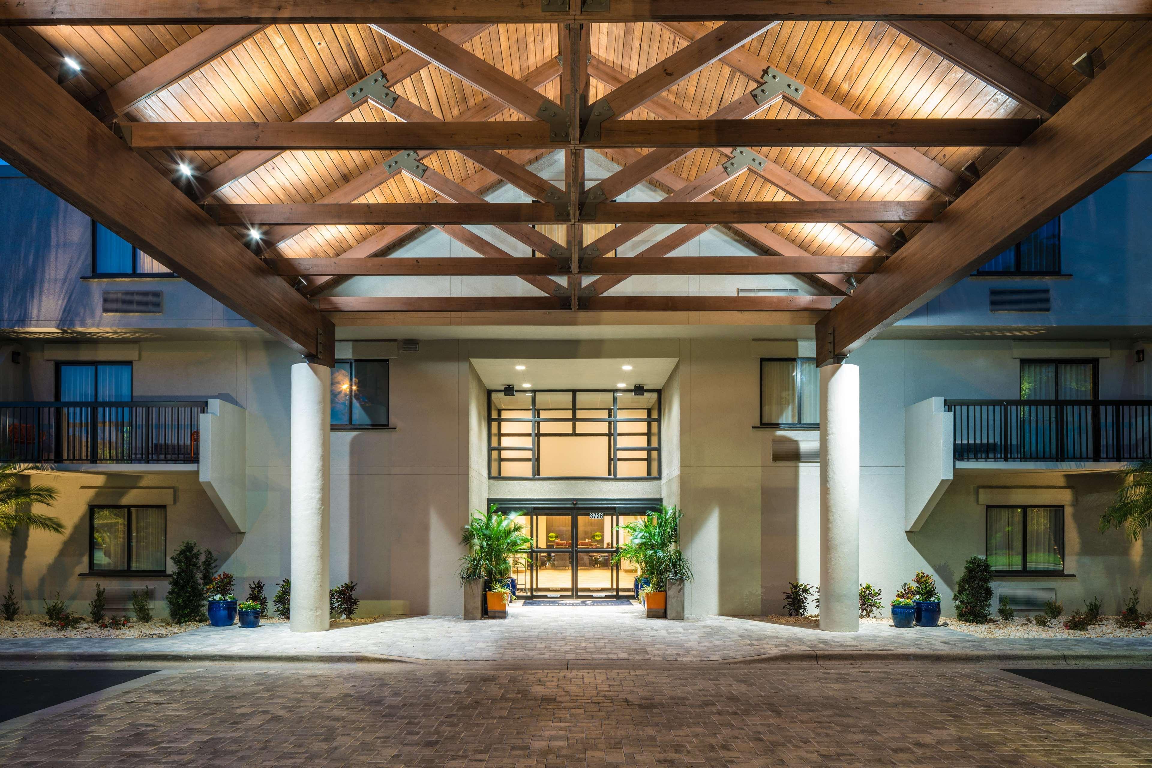 Doubletree By Hilton Gainesville Extérieur photo