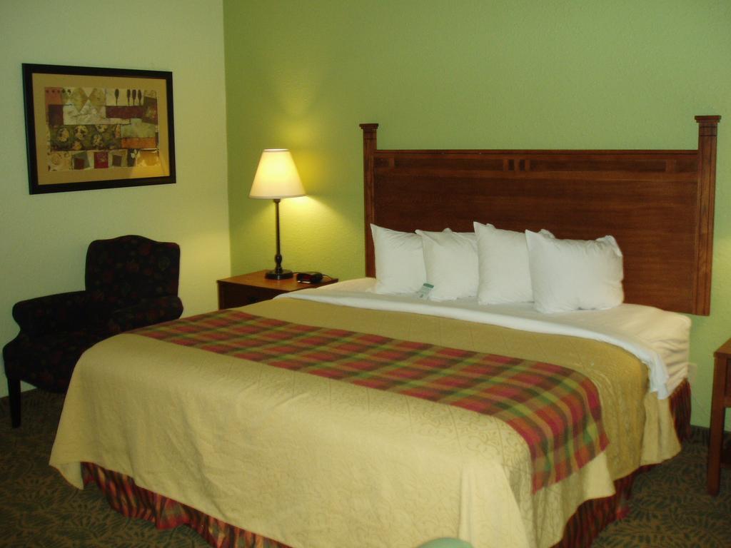 Doubletree By Hilton Gainesville Extérieur photo
